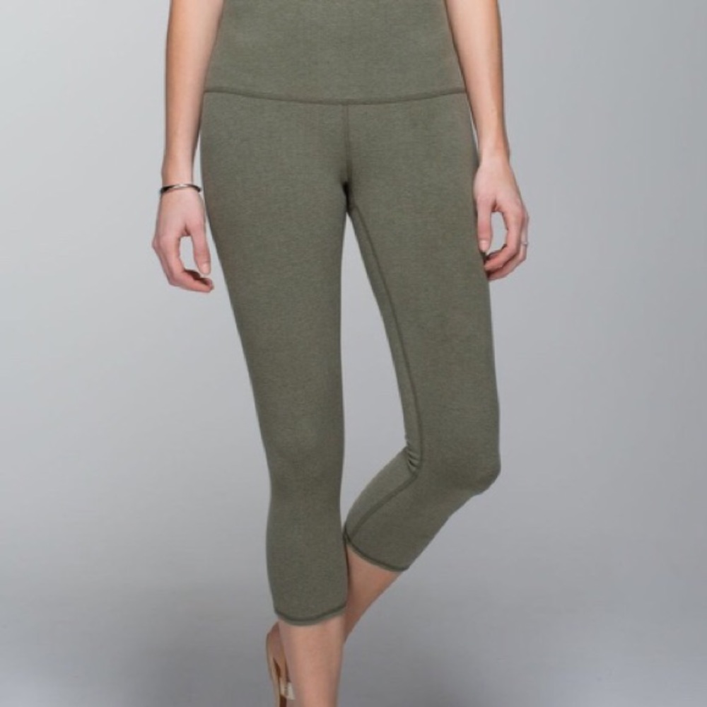 Lululemon Wunder Under Cropped Pants